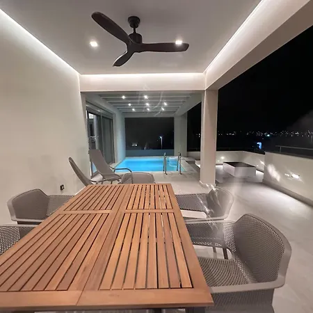 Rvg Penthouse With Pool In 포르토헬리